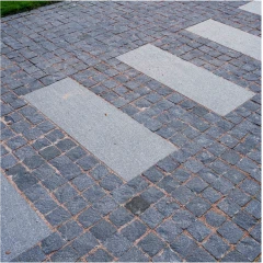 Брусчатка пилено-колотая (пиленые 2-4 боковые грани, верх колотый) 80х80х50 мм Габбро