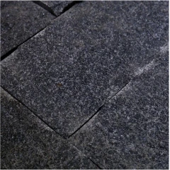 Брусчатка пилено-колотая (пиленые 5 граней, верх колотый) 100х200х50 мм Габбро