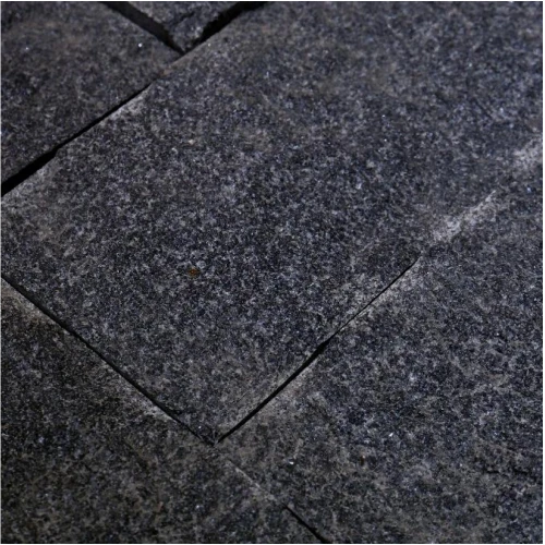 Брусчатка пилено-колотая (пиленые 5 граней, верх колотый) 100х200х50 мм Габбро