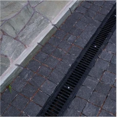 Брусчатка пилено-колотая (пиленые 2-4 боковые грани, верх колотый) 100х100х50 мм Габбро