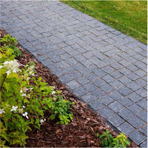 Брусчатка пилено-колотая (пиленые 2-4 боковые грани, верх колотый) 100х100х50 мм Габбро