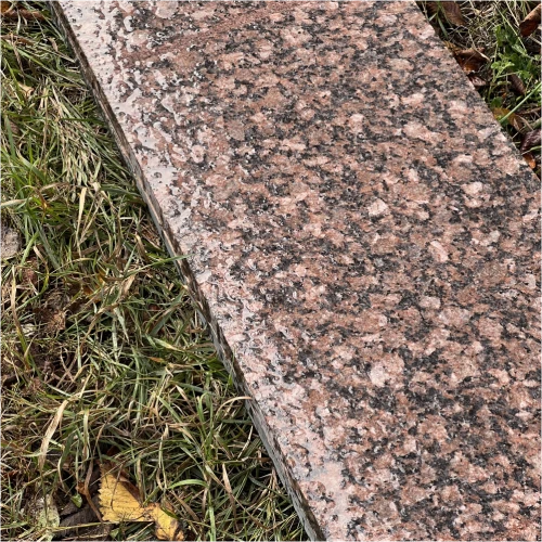 Плита пошаговая термо из гранита Дымовский 605х300х80 мм