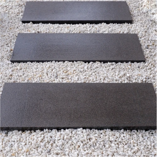 Плита пошаговая бучарда из гранита Купецкое 1200х400х50 мм