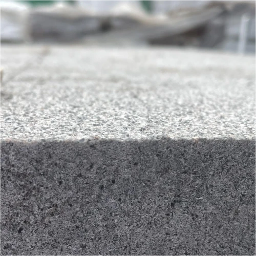 Плита пошаговая бучарда из гранита Купецкое 1200х400х50 мм