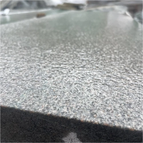 Плита пошаговая бучарда из гранита Купецкое 1200х400х50 мм