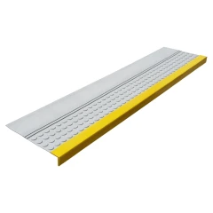 Накладка на ступень резиновая противоскользящая (проступь) угловая 1200х300х30 мм 