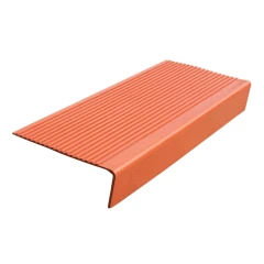 Накладка на ступень резиновая противоскользящая (проступь) угловая 