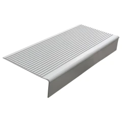 Накладка на ступень резиновая противоскользящая (проступь) угловая 