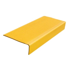 Накладка на ступень резиновая противоскользящая (проступь) угловая 