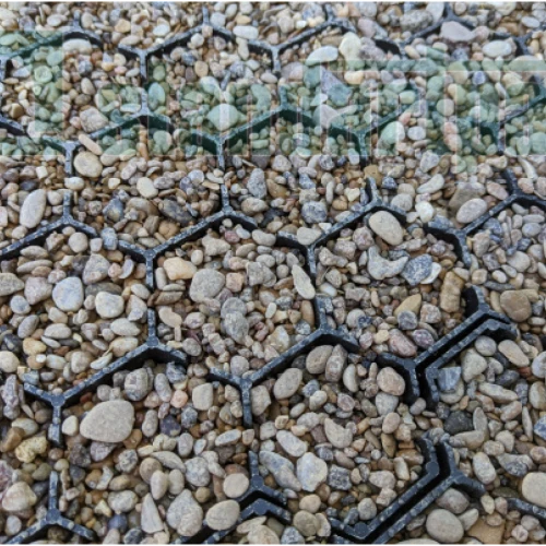 Решетка газонная чёрная РГ-58.51.03-ПП 