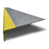 Противоскользящая накладка на ступень 2000x300x50 мм, композит, цвет стандарт с жёлтым краем