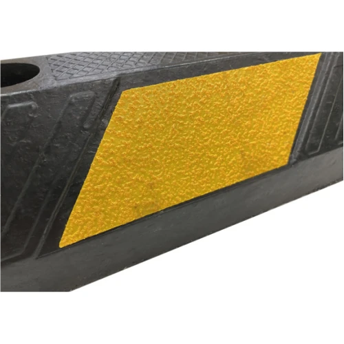 Колесоотбойник резиновый цельный КР-1,83 Т 1830x150x100 мм