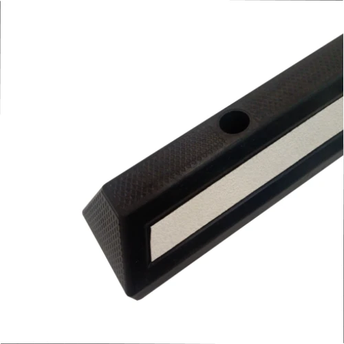 Колесоотбойник резиновый цельный КР-2,0 белый светоотражатель (Т) 2000х150х100 мм