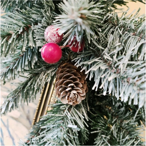 Гирлянда еловая c декором заснеженная 1,8 м