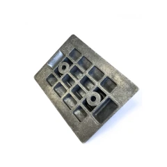 Катафот (светоотражатель) дорожный КД-3 алюминиевый, с крепежом, красный