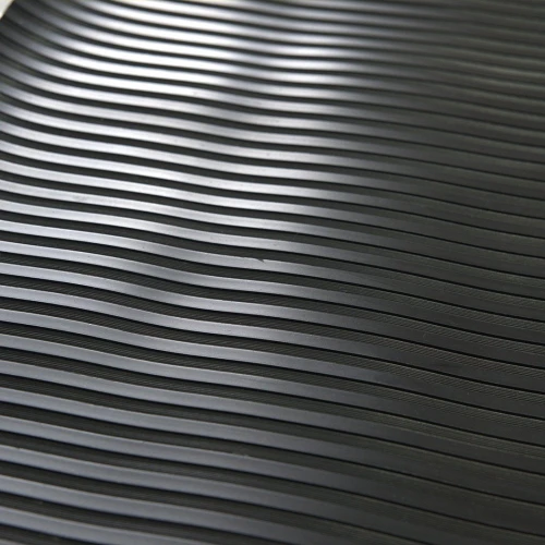 Рулонное резиновое покрытие 3-3,5 мм, 1,2х10 м, Полосы, чёрный