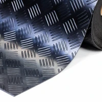 Рулонное резиновое покрытие 3-3,5 мм, 1,2х5 м, Косой рубчик, чёрный